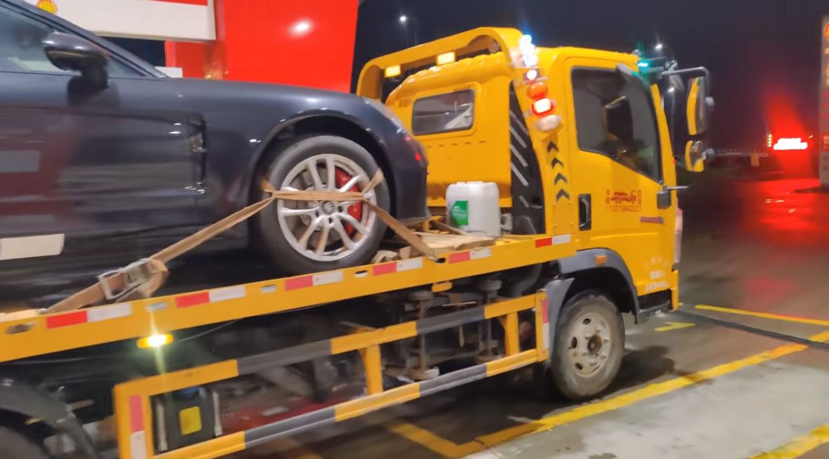 秦皇岛行车途中遇到突发状况该如何呼叫道路救援？